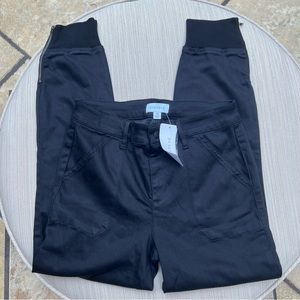 Evereve Julia Utility Jogger.  NWT black, Sz
28 Back pockets, zippers at ankle.